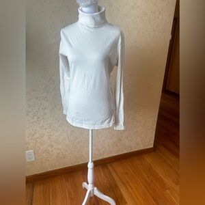 White Turtleneck Women Size small White Long Sleeve Top